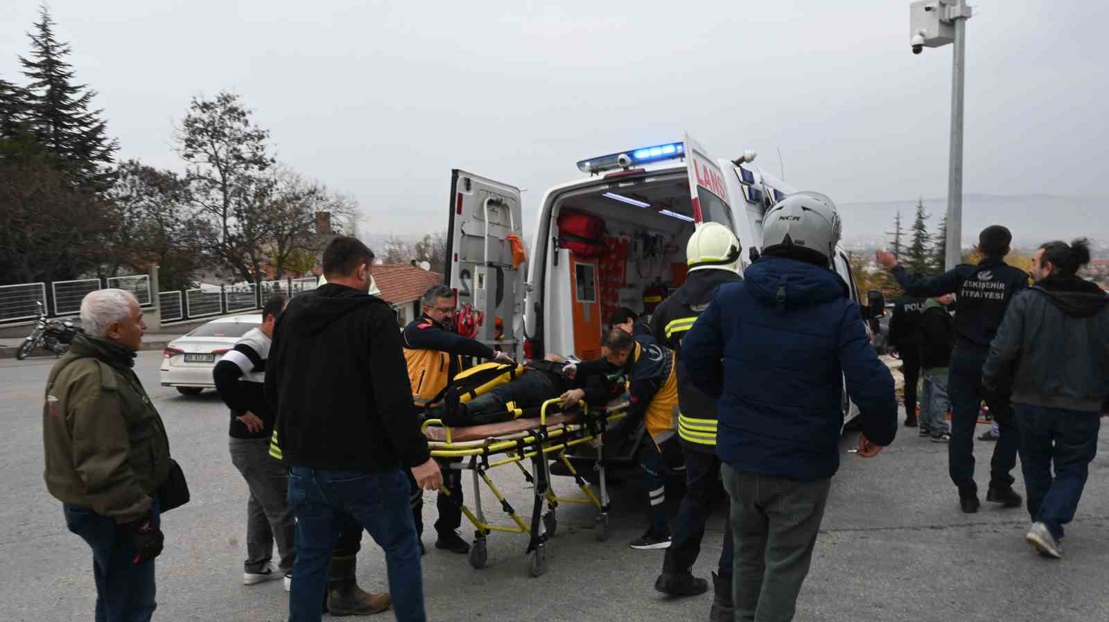 eskisehirde feci kaza 2 agir yarali 4 9GYdYcGB
