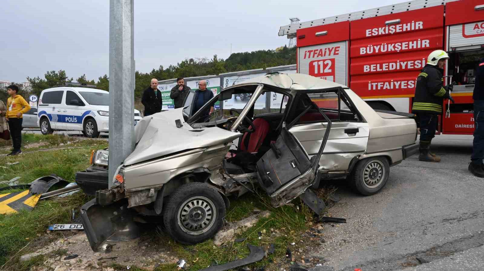 eskisehirde feci kaza 2 agir yarali 6 YmmOcmGw