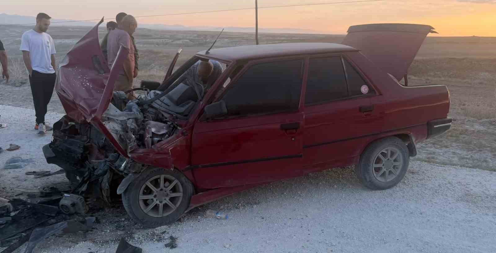 eskisehirde iki arac kafa kafaya carpisti 1i agir 3 yarali 1 7CA6RFRe