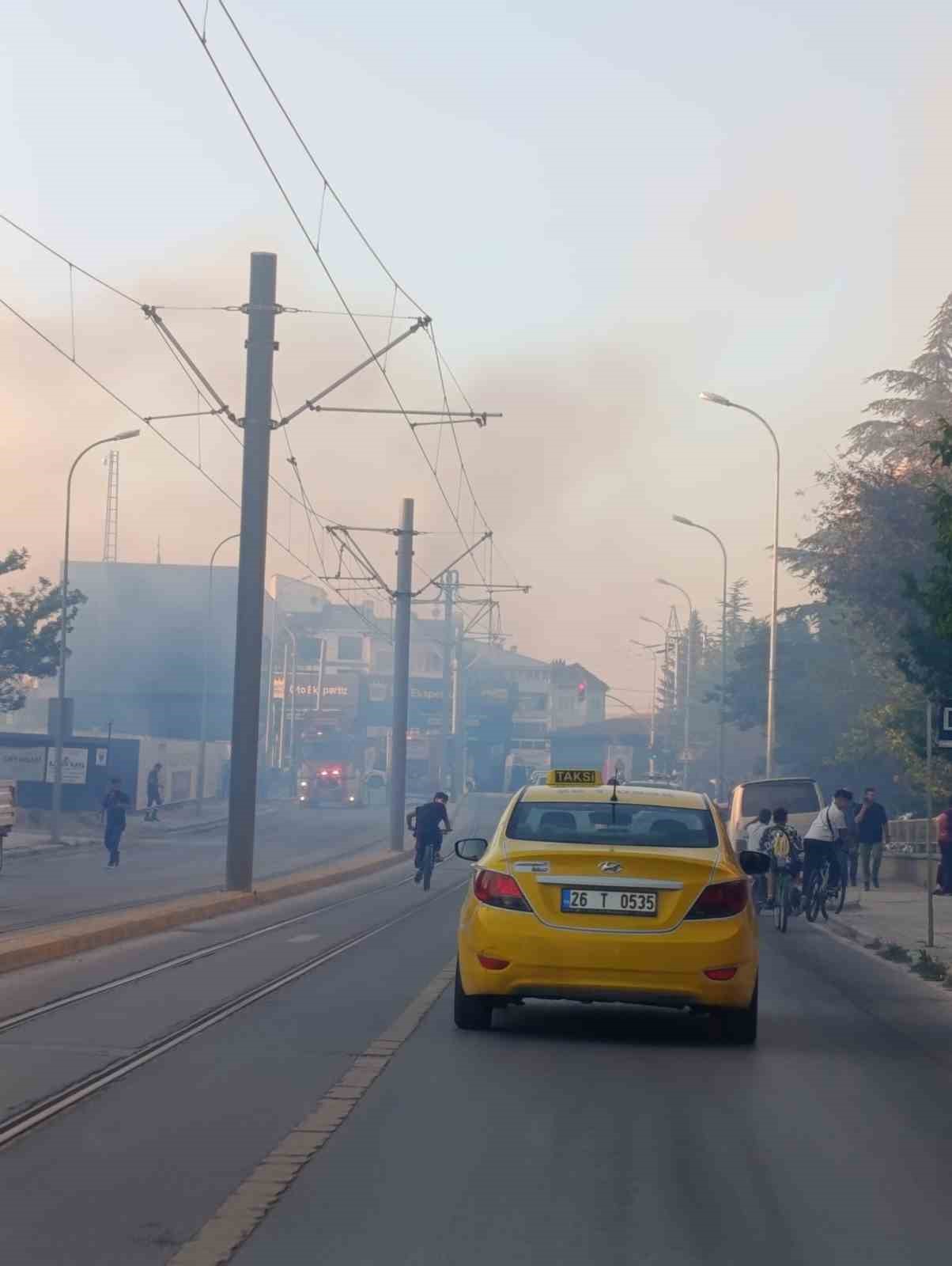 eskisehirde insaatta cikan yangin kontrol altina alindi 1 ZWXQ4Vmm