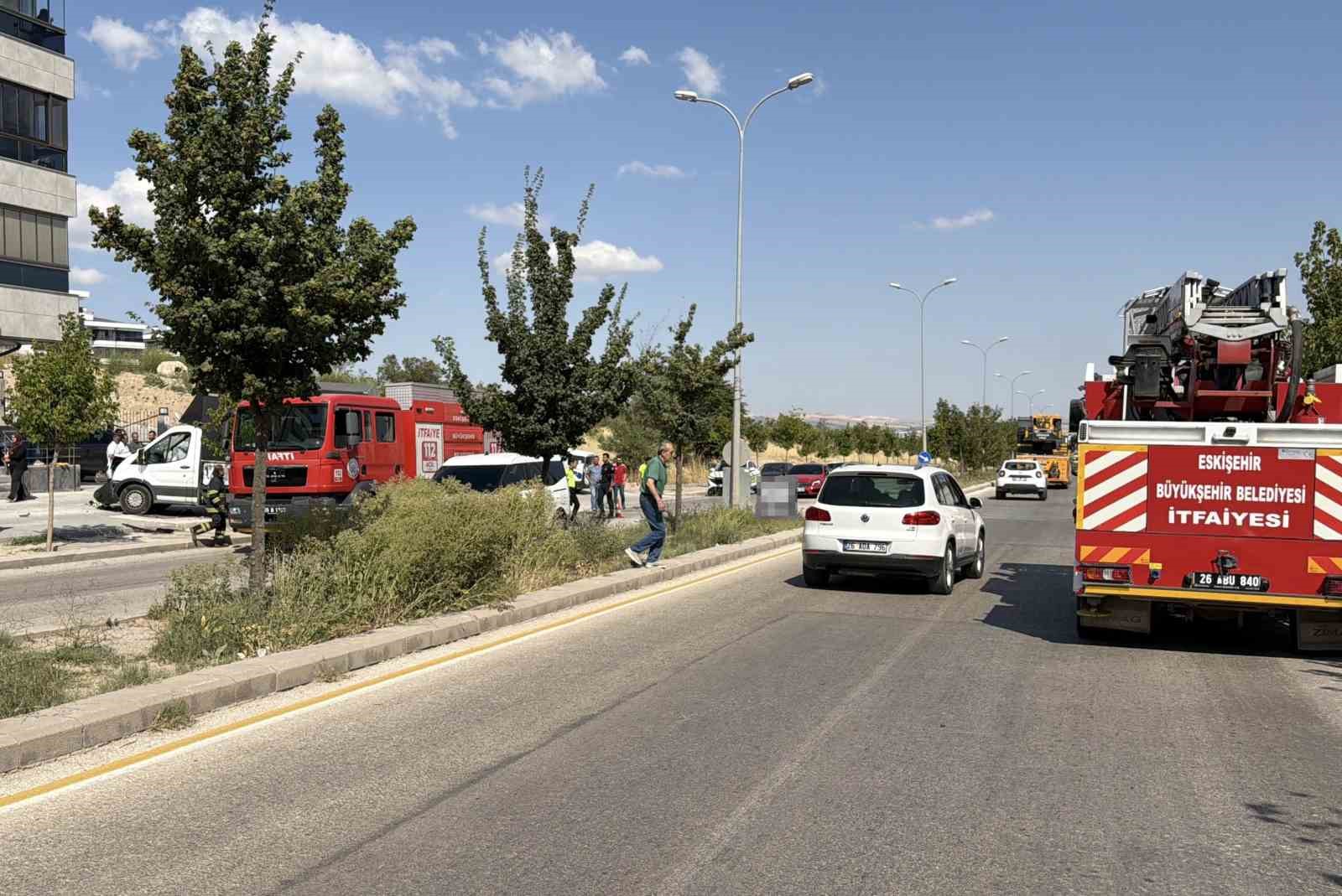 eskisehirde kaza sonrasi taraflar arasinda kavga cikti 7 kisi yaralandi 3 GwkBOk7c