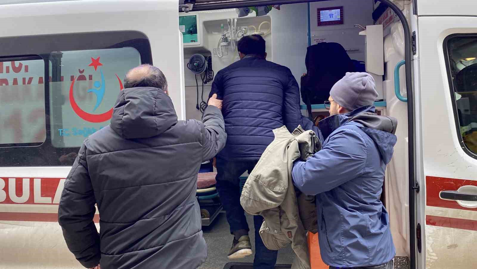 Eskişehir’de panik anları: İnşaatın 8’inci katından atlamaya çalıştı 14 eskisehirde panik anlari insaatin 8inci katindan atlamaya calisti 10 TIm18euz