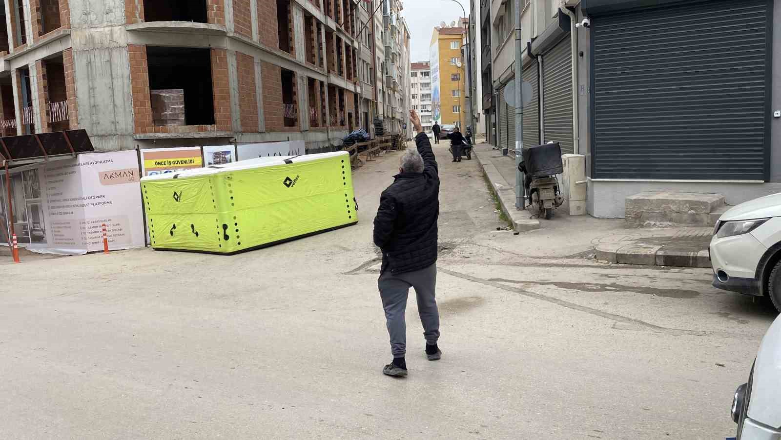 Eskişehir’de panik anları: İnşaatın 8’inci katından atlamaya çalıştı 8 eskisehirde panik anlari insaatin 8inci katindan atlamaya calisti 4 9EykR4fb
