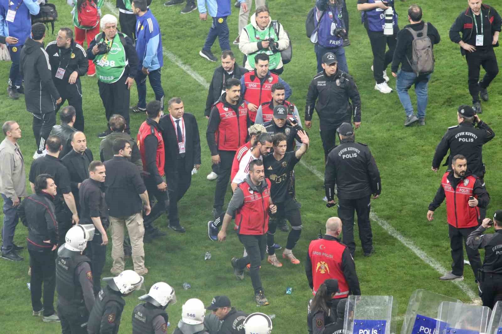 eskisehirde play off mucadelesi olayli bitti 12 VBIziEEF