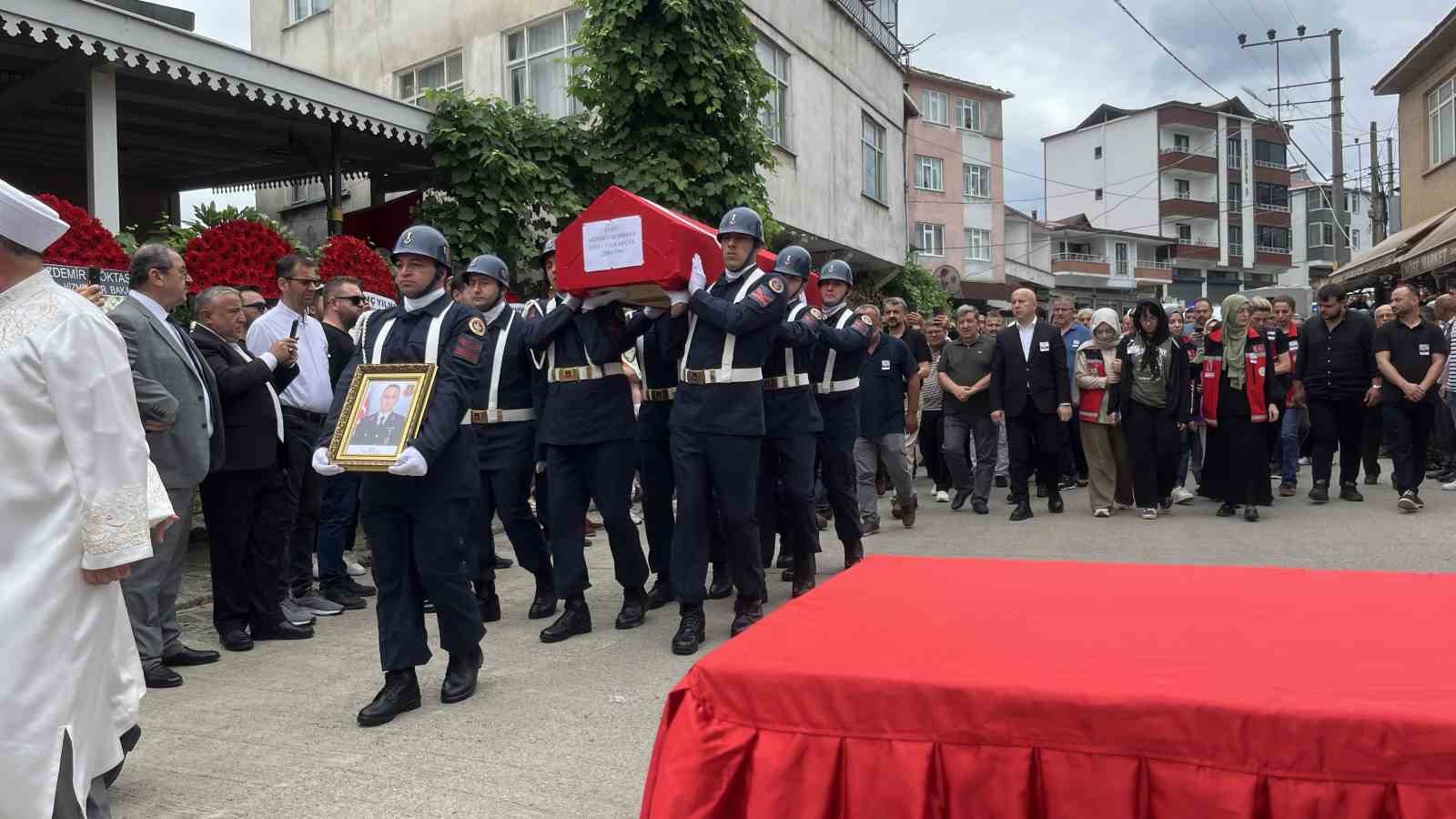 Eskişehir’de şehit olan uzman çavuş Samsun’da toprağa verildi 5 eskisehirde sehit olan uzman cavus samsunda topraga verildi 1 flkvU7Tw