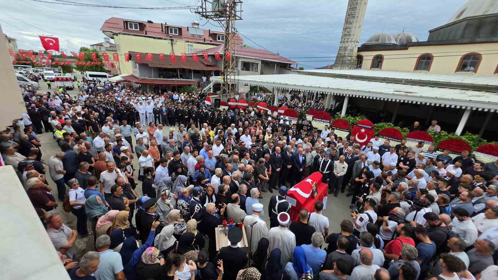Eskişehir’de şehit olan uzman çavuş Samsun’da toprağa verildi 6 eskisehirde sehit olan uzman cavus samsunda topraga verildi 2 eJm8bC2m