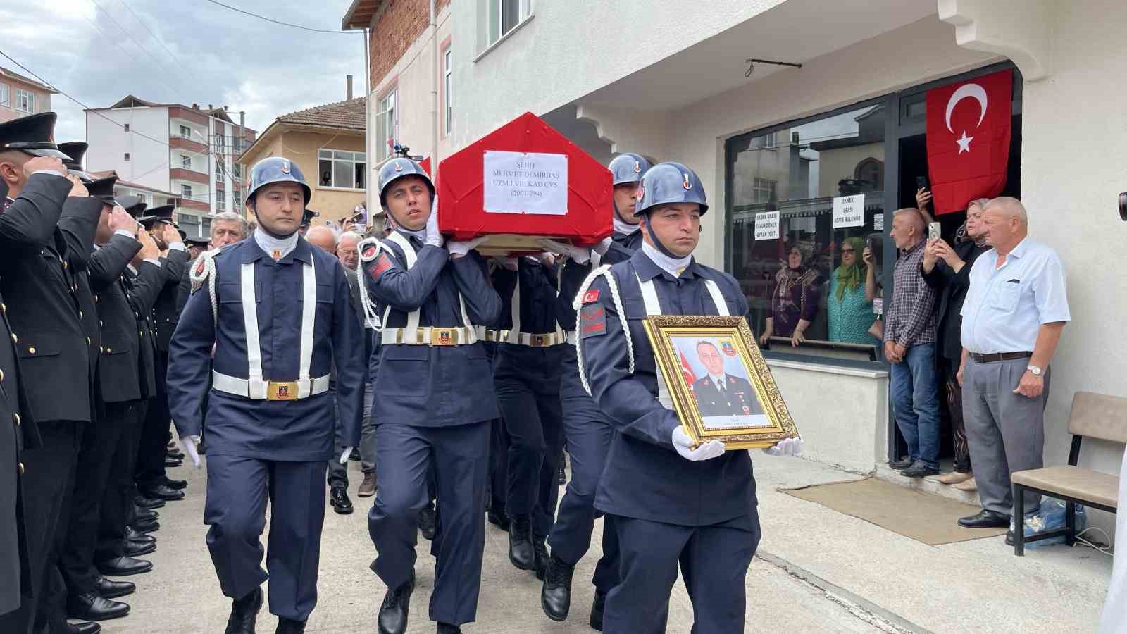 Eskişehir’de şehit olan uzman çavuş Samsun’da toprağa verildi 8 eskisehirde sehit olan uzman cavus samsunda topraga verildi 4