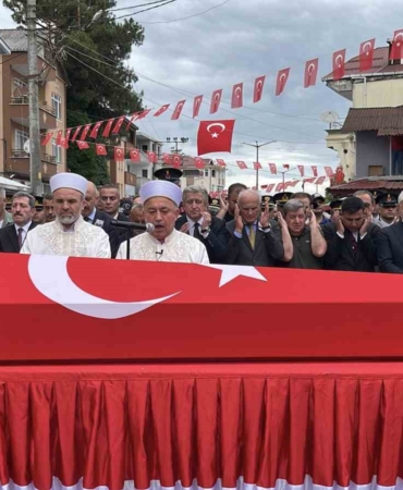 eskisehirde-sehit-olan-uzman-cavus-samsunda-topraga-verildi-5J1yKx6b.jpg