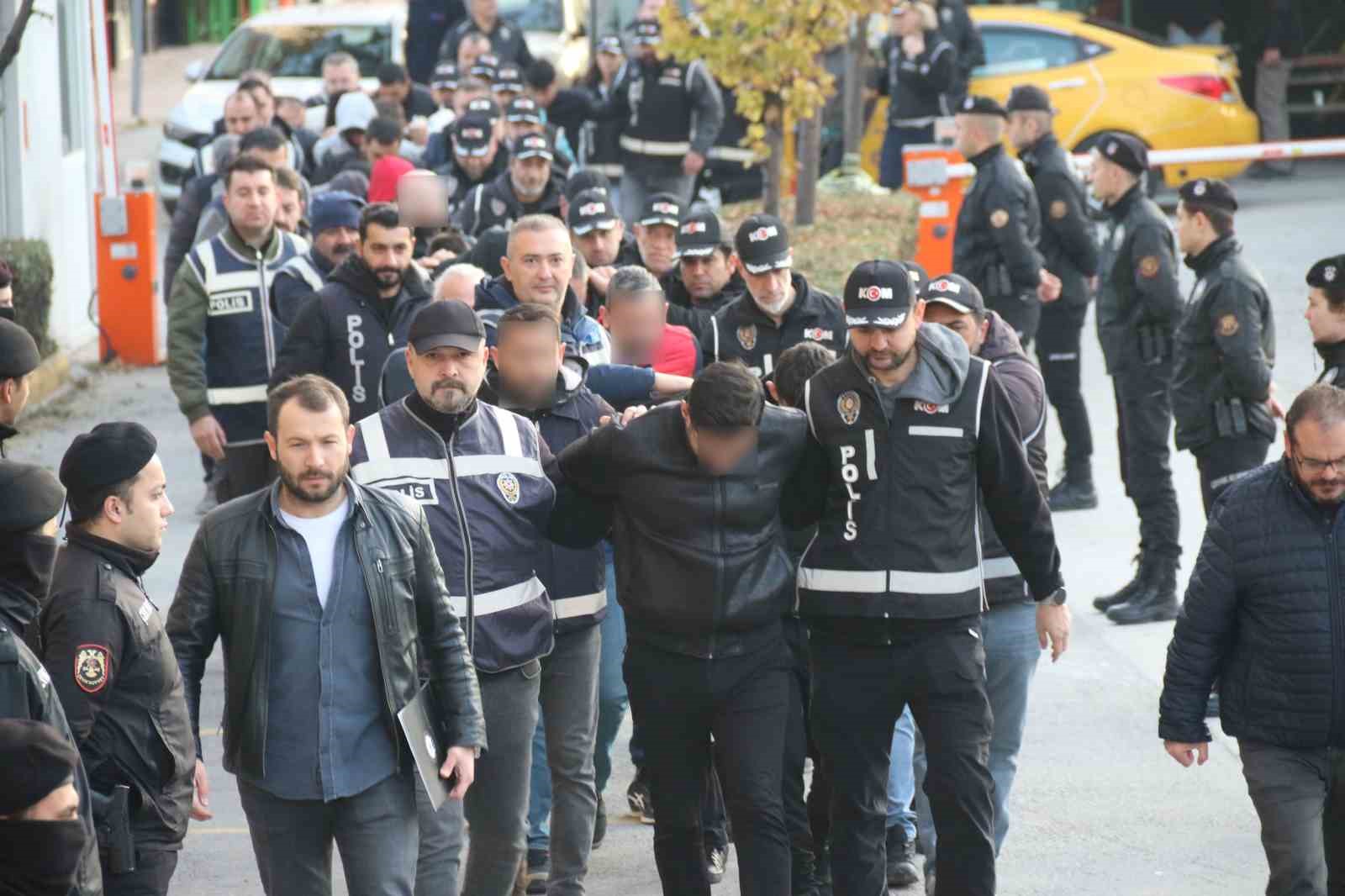 Eskişehir’de silahlı organize suç örgütüne yönelik operasyon 4 eskisehirde silahli organize suc orgutune yonelik operasyon 0 FTPaQnAW