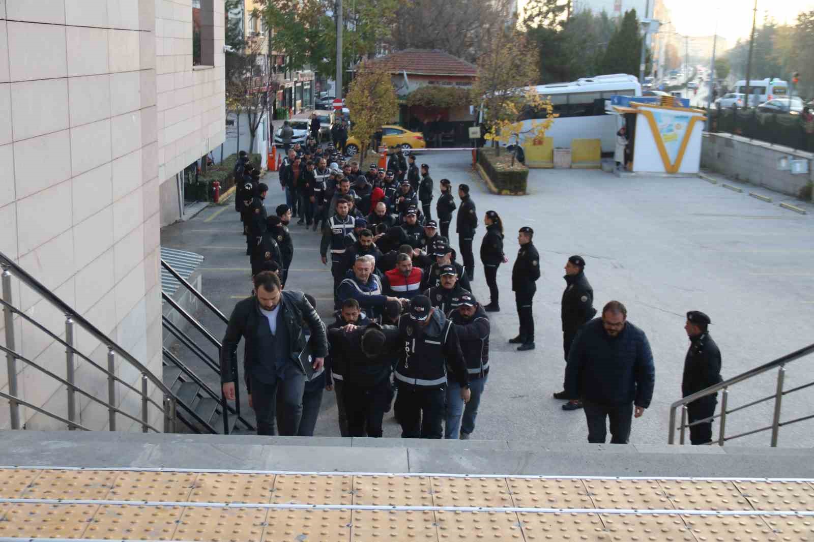 Eskişehir’de silahlı organize suç örgütüne yönelik operasyon 7 eskisehirde silahli organize suc orgutune yonelik operasyon 3 EKIup8Iw