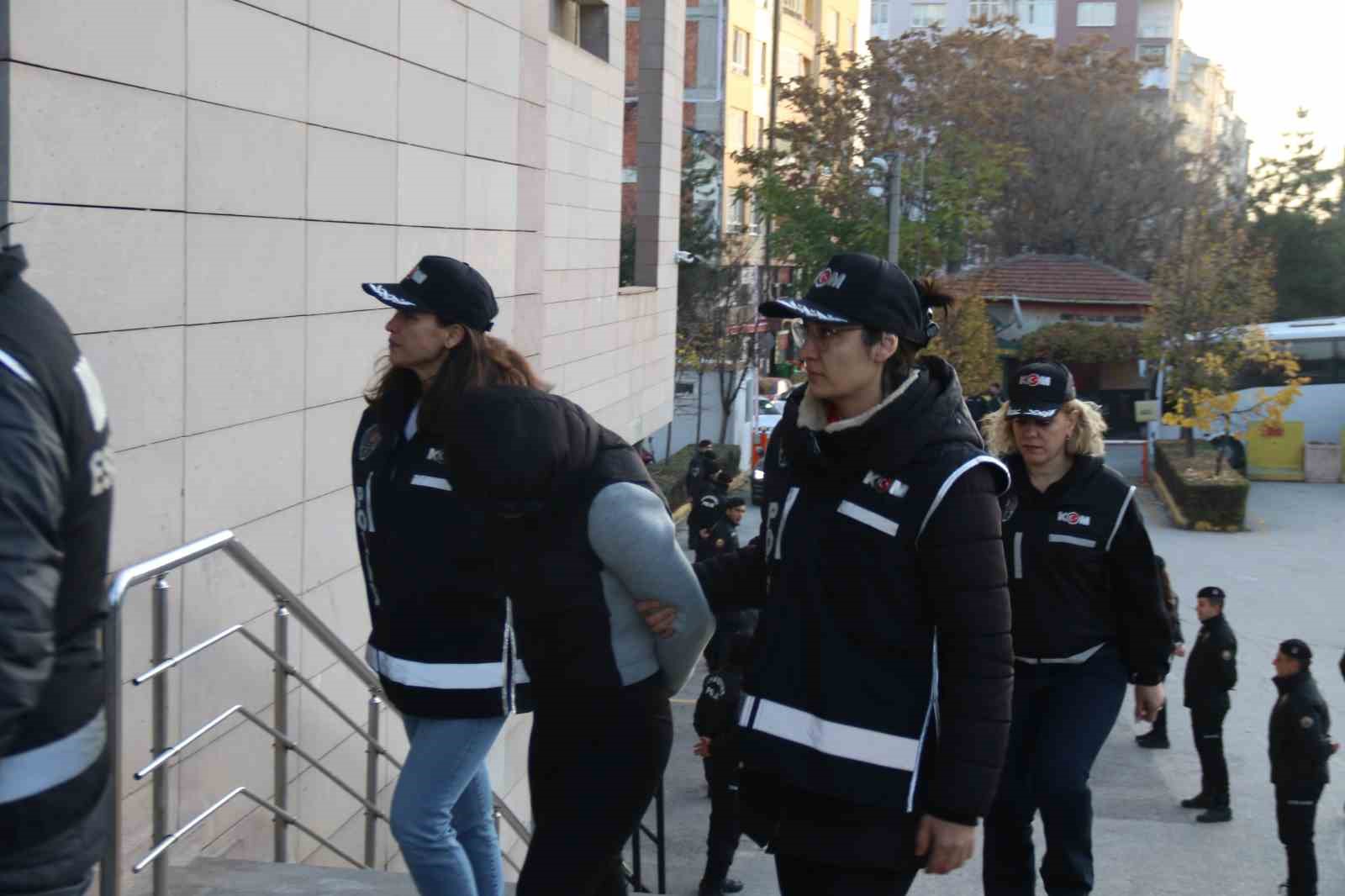 Eskişehir’de silahlı organize suç örgütüne yönelik operasyon 8 eskisehirde silahli organize suc orgutune yonelik operasyon 4 k6IUINBB