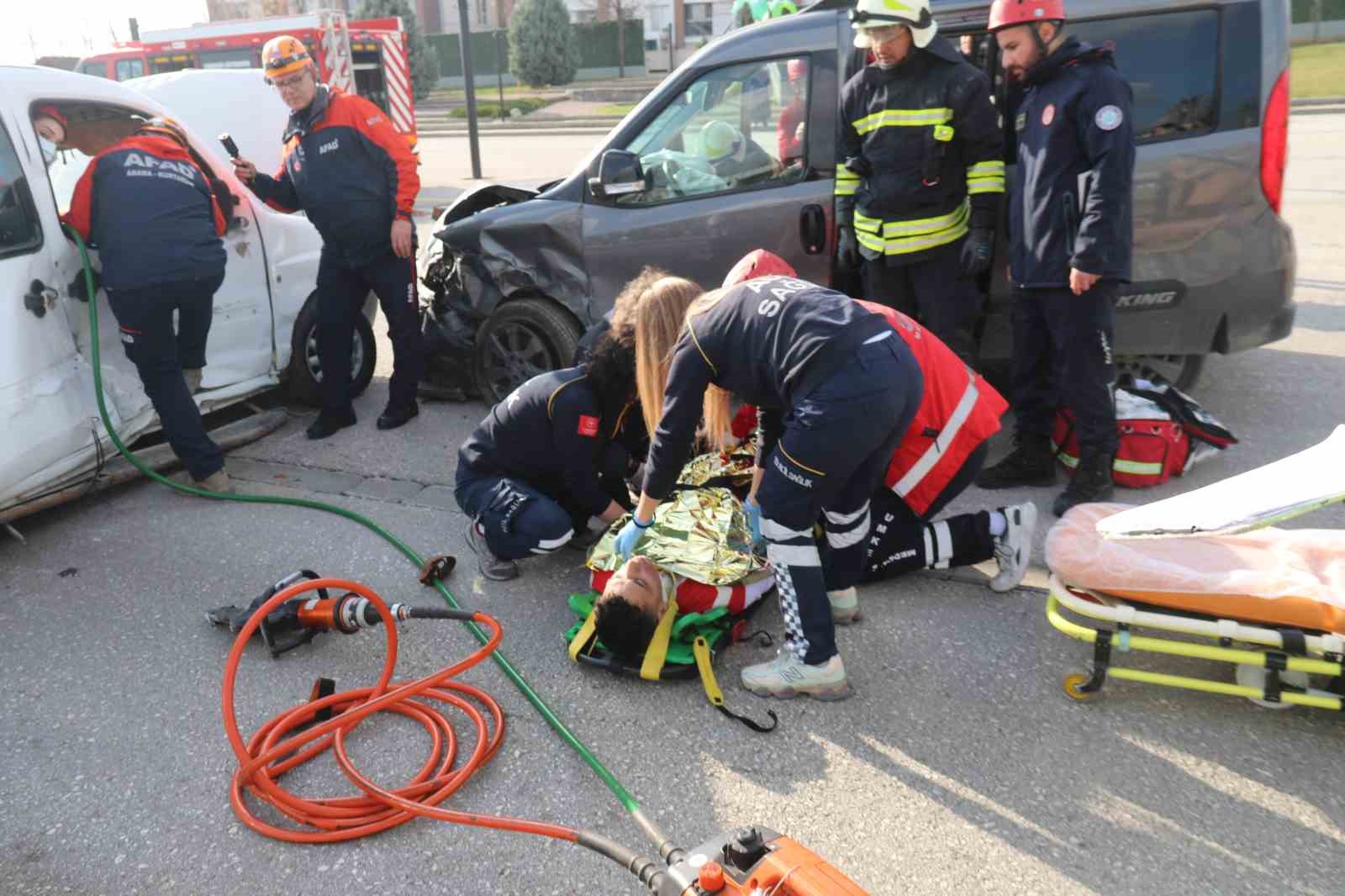 eskisehirde toplam 26 personel ve 9 aracla gercekci kaza tatbikati 5 J8Wyak6S
