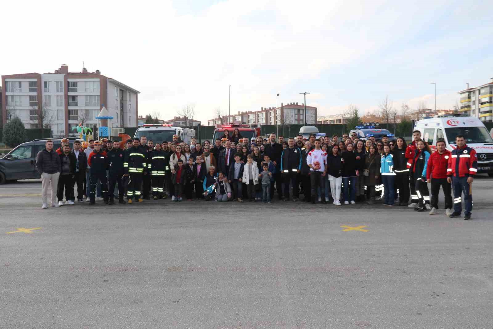 eskisehirde toplam 26 personel ve 9 aracla gercekci kaza tatbikati 6 ei6hPGj8
