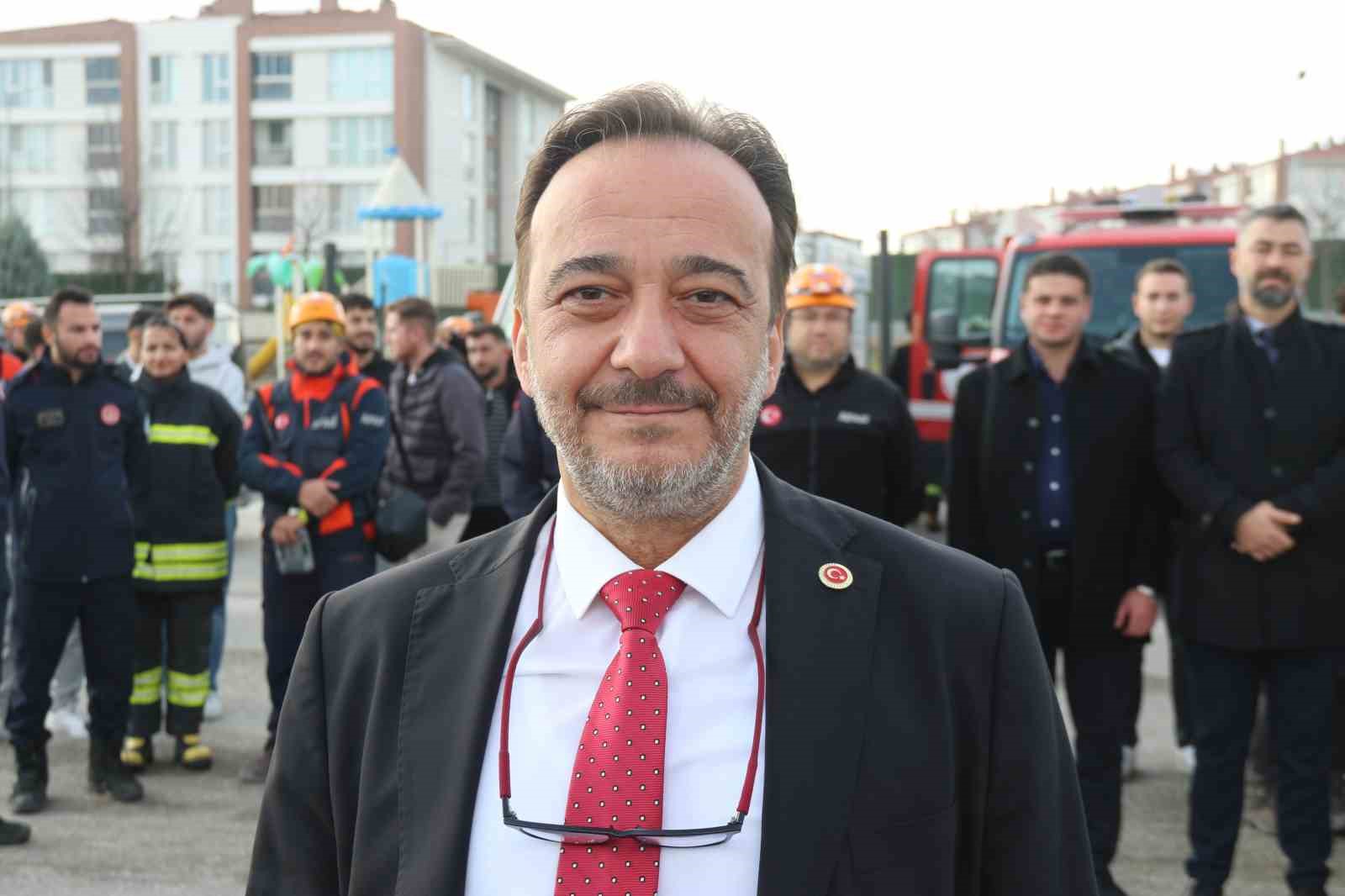 eskisehirde toplam 26 personel ve 9 aracla gercekci kaza tatbikati 7