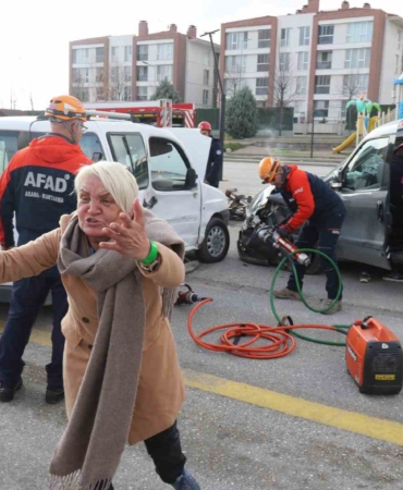eskisehirde-toplam-26-personel-ve-9-aracla-gercekci-kaza-tatbikati-7EBiGsuB.jpg
