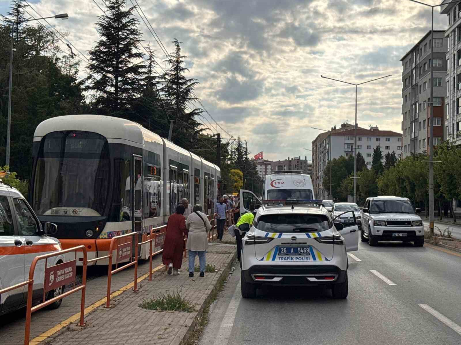Eskişehir’de trafik kazası: Anne ve 4 yaşındaki kızı yaralandı 7 eskisehirde trafik kazasi anne ve 4 yasindaki kizi yaralandi 3