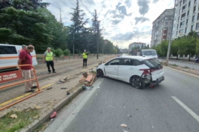 eskisehirde-trafik-kazasi-anne-ve-4-yasindaki-kizi-yaralandi-E72deW19.jpg