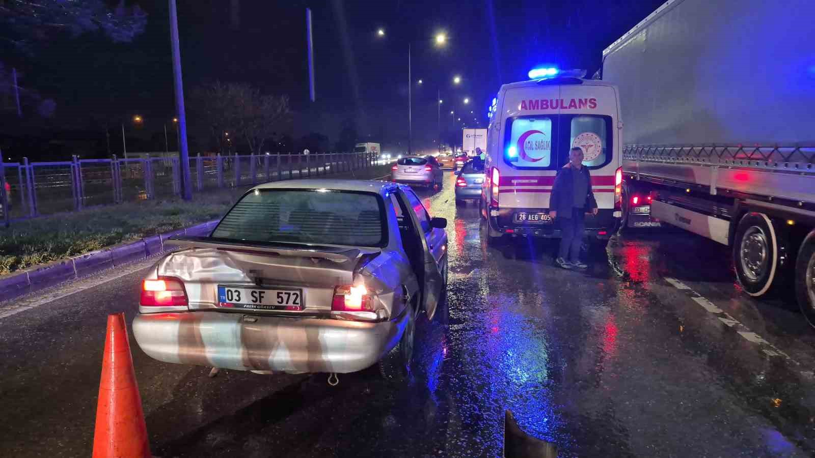 eskisehirde zincirleme trafik kazasi 4 yarali 0