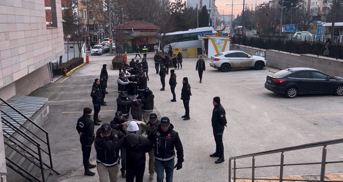 eskisehirdeki uyusturucu operasyonlarinda 7 tutuklama 0 9mC36BnP