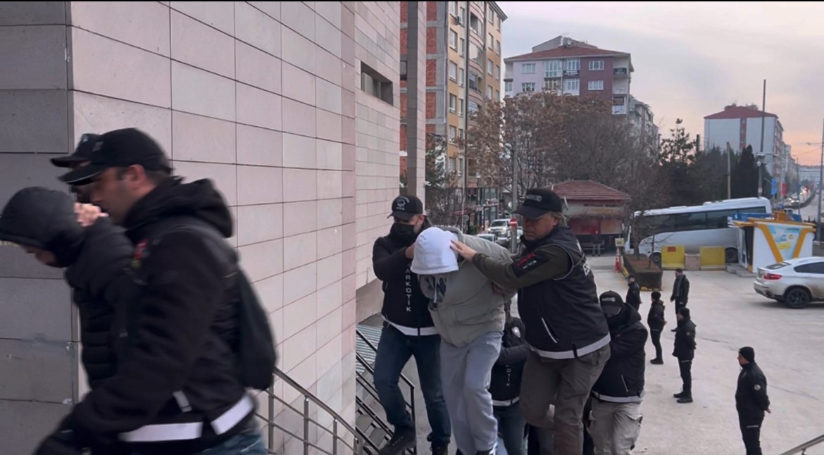 eskisehirdeki uyusturucu operasyonlarinda 7 tutuklama 1 tTD4pcIP
