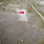 eskisehirli-gencler-milli-takima-destek-icin-daga-turk-bayragi-naksetti-iNXz3i9H.jpg