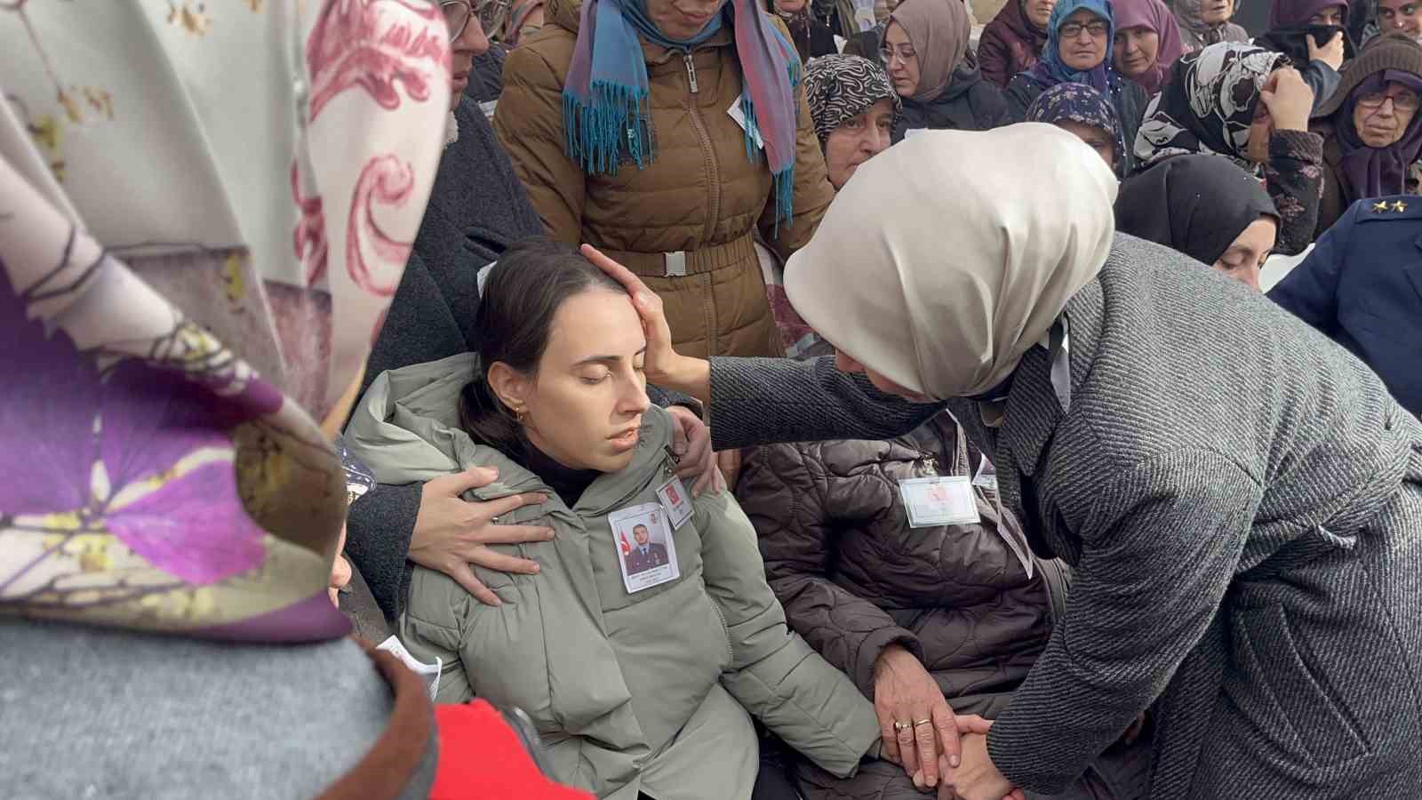 eskisehirli sehit ustegmen emre mercan gozyaslariyla son yolculuguna ugurlandi 5 VNFEKMqD