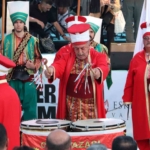 eskisehirliler-15-temmuz-icin-tek-yurek-oldu-meydanda-adim-atacak-yer-kalmadi-ChIKPu5n.jpg