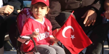 eskisehirliler-24-yil-sonra-millilerin-dunya-kupasi-coskusunu-sabahin-erken-saatlerinde-yasadi-3IOZUaUF.jpg
