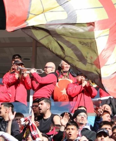 eskisehirspor-tribunlerinden-ispanyaya-selam-D6xAxTDN.jpg