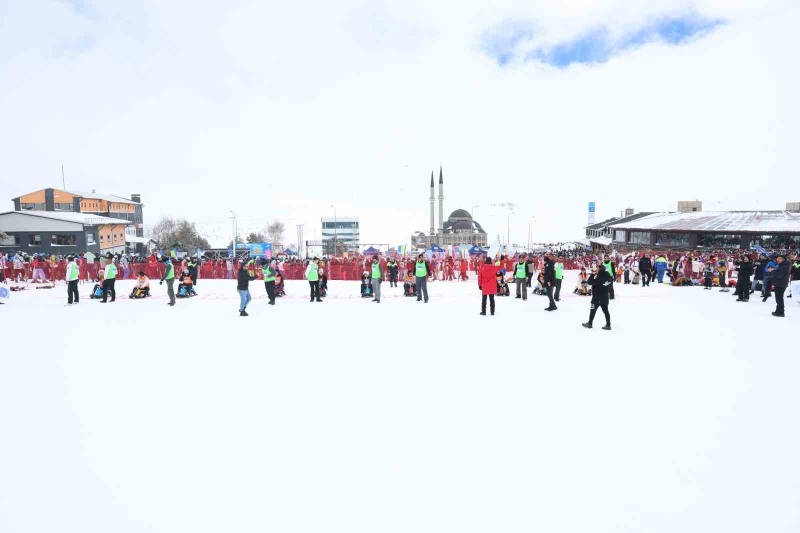 esler sevgililer gununde birbirini en hizli cekmek icin yaristi 2 JfNiTQKi