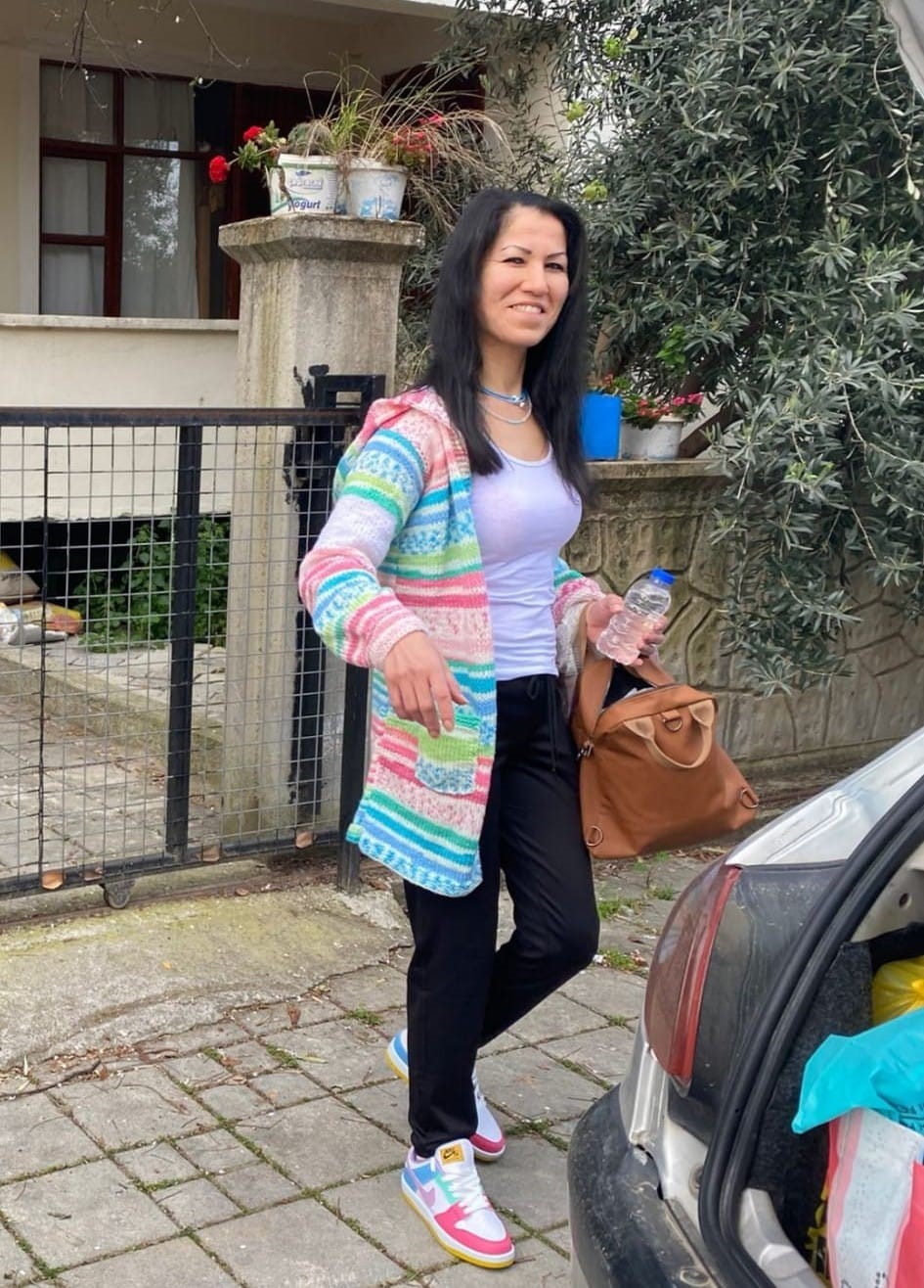 Eşlerin ölümle biten bıçaklı kavgasının ardından olayın yaşandığı ev sessizliğe büründü 9 eslerin olumle biten bicakli kavgasinin ardindan olayin yasandigi ev sessizlige burundu 5 lQkSYRKJ
