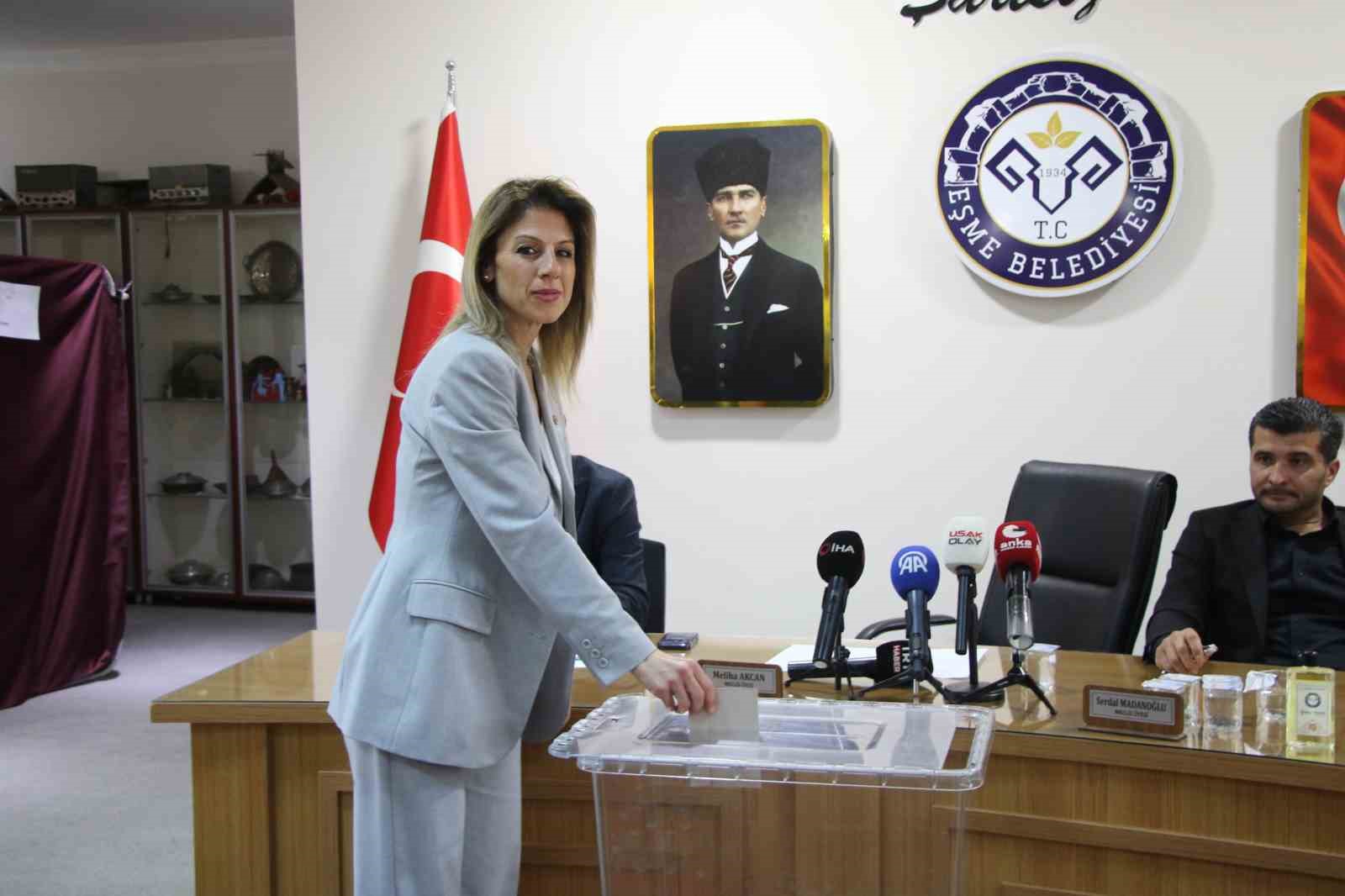 esme belediye baskan vekilligine zeki isik secildi 4 nlcCjtvm