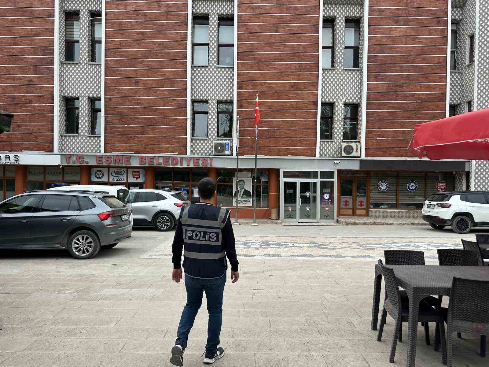 esmeda baskan tozan esi ve 3 supheliye irtikap gozaltisi 2 VAN9dmYw