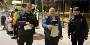 esnafim-diyen-alkollu-surucunun-ehliyetine-el-konuldu-GhxB6NWm.jpg