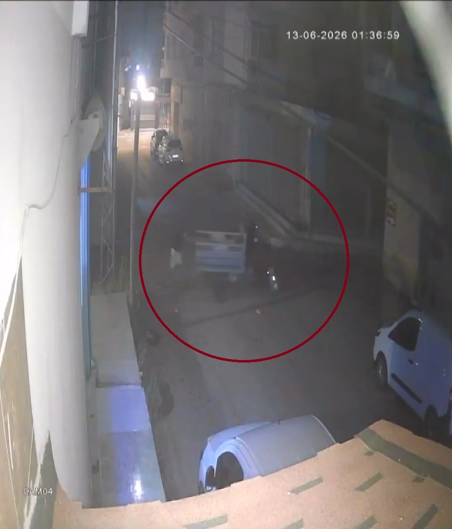Esnafın motosikletini çalan hırsızlar kamerada 7 esnafin motosikletini calan hirsizlar kamerada 3 lCiaDVa4