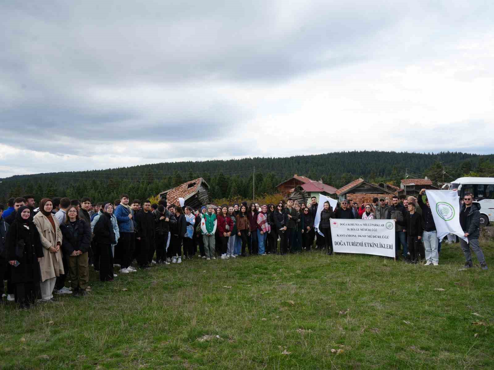 Eşsiz manzaraya sahip yaylada Cumhuriyet Bayramı coşkusu 15 essiz manzaraya sahip yaylada cumhuriyet bayrami coskusu 11 qZdyT9Jv