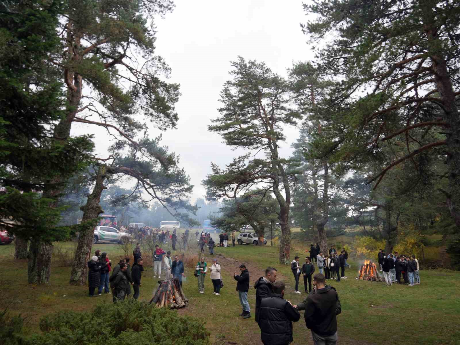 Eşsiz manzaraya sahip yaylada Cumhuriyet Bayramı coşkusu 23 essiz manzaraya sahip yaylada cumhuriyet bayrami coskusu 19 qkP4PNiE