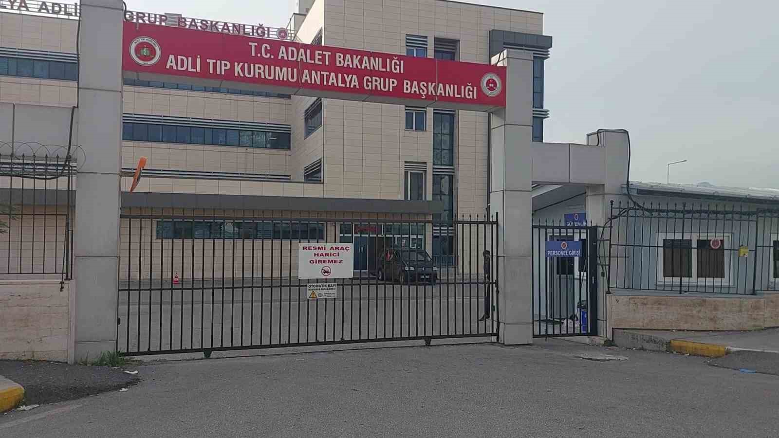 estetik ameliyat sonrasi hayatini kaybeden alman kadinin cenazesi ulkesine goturuldu 4 3eceUfcC