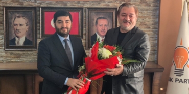etimesgutta-ak-partide-bayrak-degisimi-ilce-baskanligina-yasin-sankazan-atandi-VENUkSPB.jpg