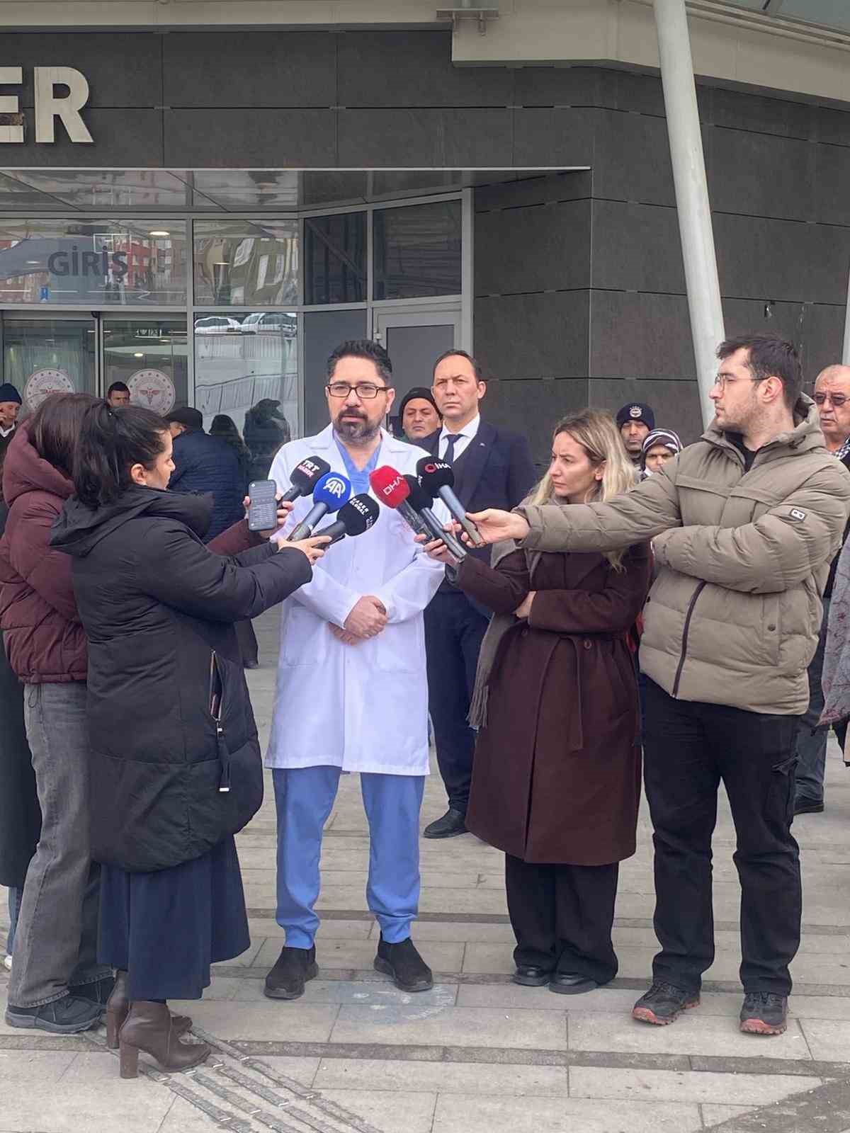 Etlik Şehir Hastanesi: "Hakan Taşıyan’ın genel durumu gayet iyi" 7 etlik sehir hastanesi hakan tasiyanin genel durumu gayet iyi 3 3yWfpiMa