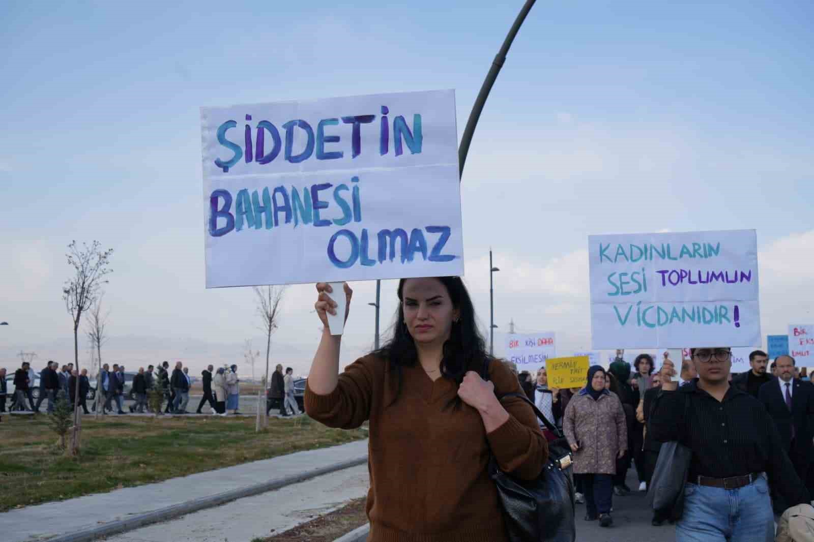 etude kadina yonelik siddete karsi farkindalik yuruyusu 7 XkNJn3kC