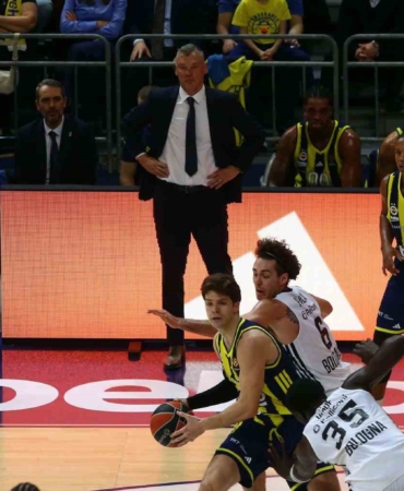 euroleague-fenerbahce-beko-66-virtus-bologna-64-uuusIhhM.jpg