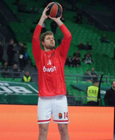 euroleaguein-sayi-krali-sasha-vezenkov-oldu-BrNNC5iV.jpg