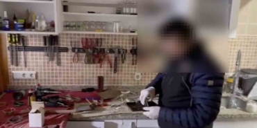ev-deas-baglantili-silah-imalathanesi-cikti-kokain-ve-yuzlerce-silah-parcasi-yakalandi-WpJBjGpP.jpg
