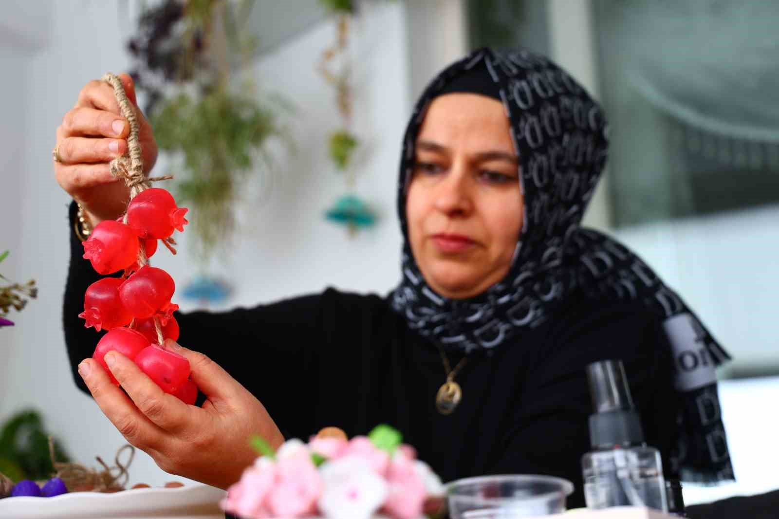 ev haniminin azmi 20 belge aldi ve 300 ogrenciye usta oldu 8 svTruL1k