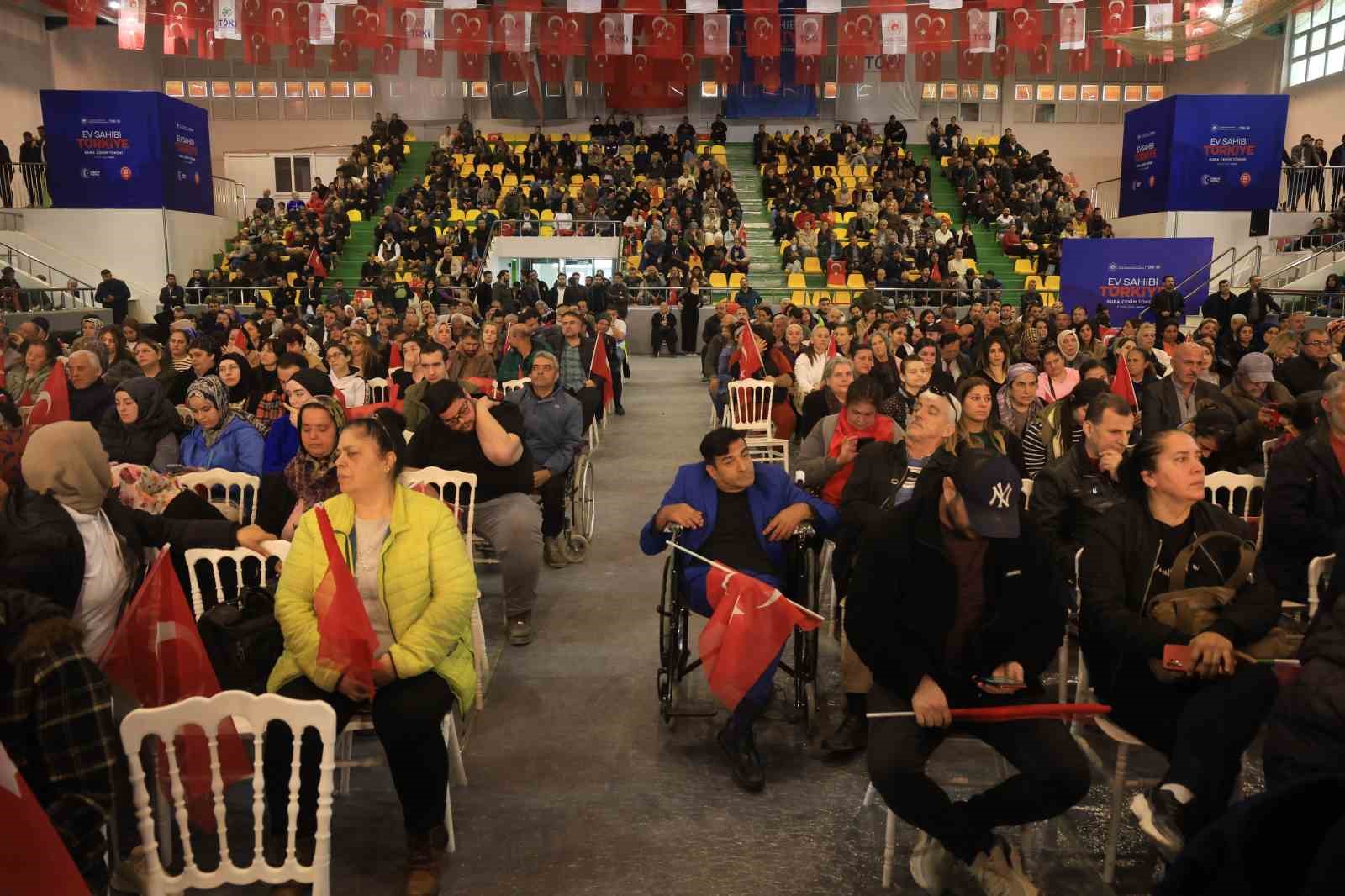 ev hayaliyle kura cekim torenine gelen vatandaslar heyecan dolu anlar yasadilar 5 ALVkFIUM