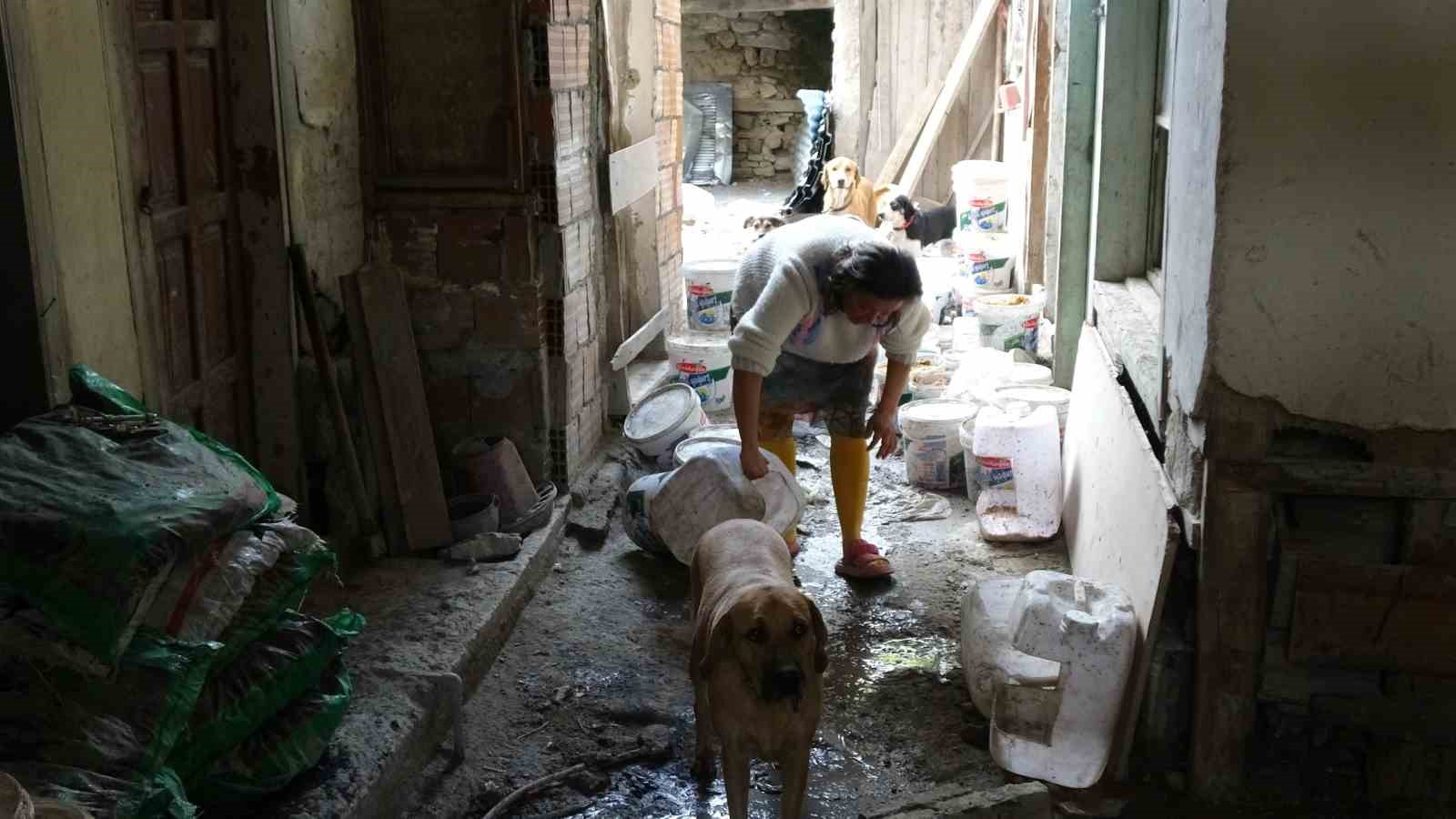 ev sahibiyle kiracinin copluge donmus bahce kavgasi 1 ggamMRG3