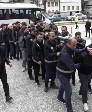ev-satma-vaadiyle-milyonlarca-liralik-vurgun-yapan-sebeke-cokertildi-21-tutuklama-XDkkklcj.jpg