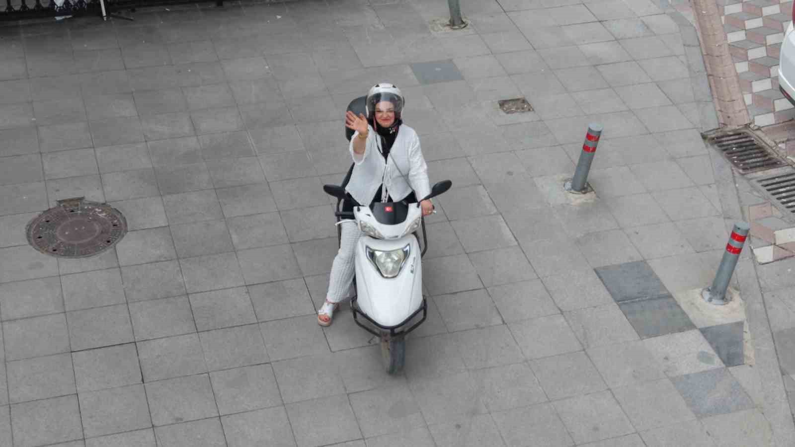 evde anne sokakta motokurye azmiyle ornek oluyor 2 KU2uNDj7