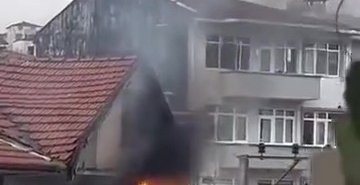 evde-cikan-yanginda-elektrik-kablolari-patladi-RwuPNcqu.jpg